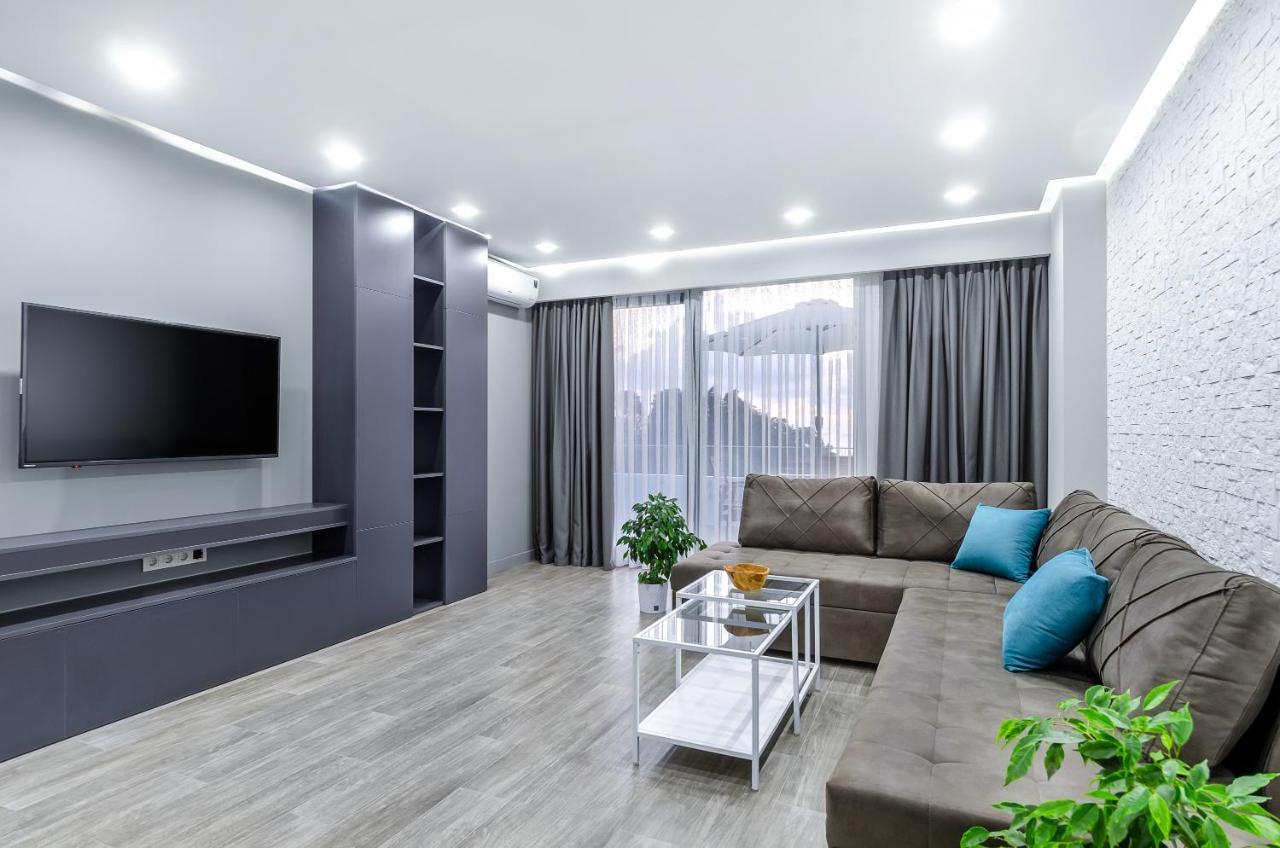 Green Line Apartment Mtsvane Kontskhi Exterior photo