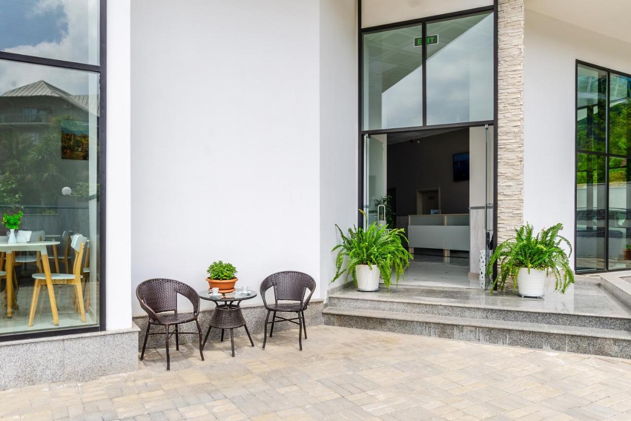 Green Line Apartment Mtsvane Kontskhi Exterior photo